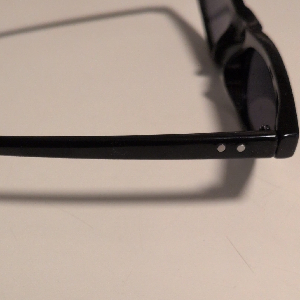 Classic Black Sunglasses - Picture 6 of 10
